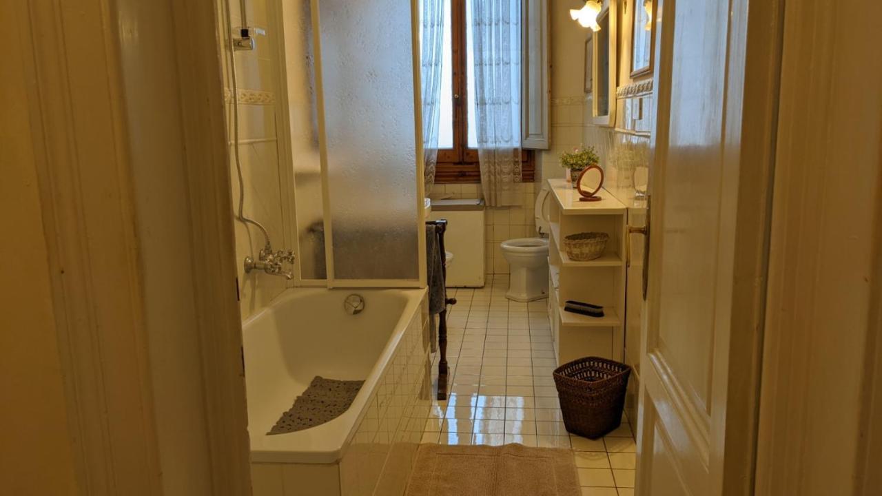 Double Bedroom In Beautiful 30's Style Maison d'hôtes Florence